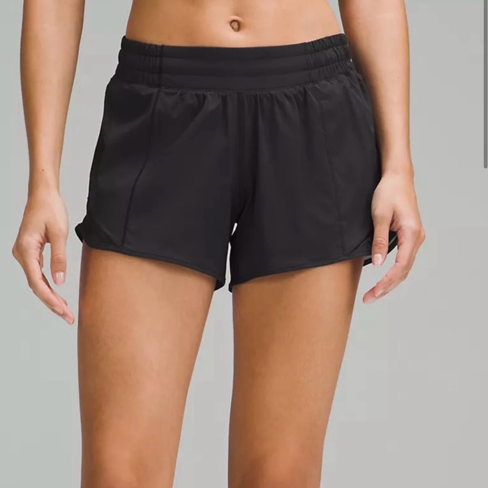 Lululemon Hotty Hot Short 4” Inseam NWT black